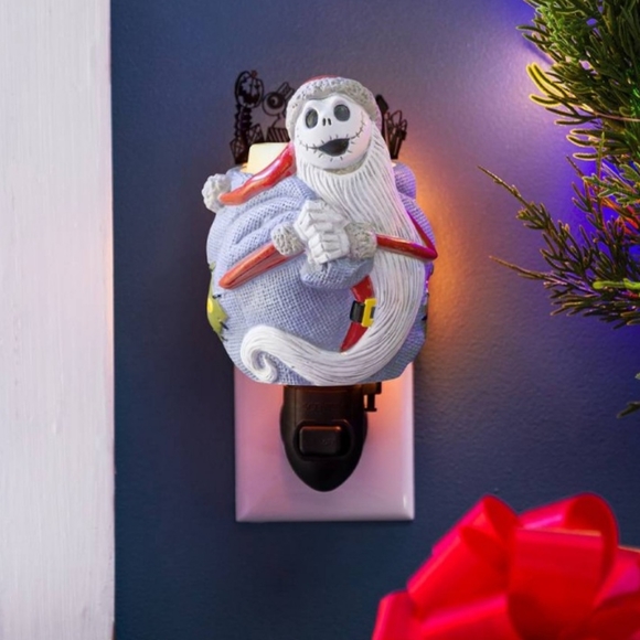 Plug in scentsy warmer! Nightmare before Christmas! Discontinued! - Picture 1 of 1